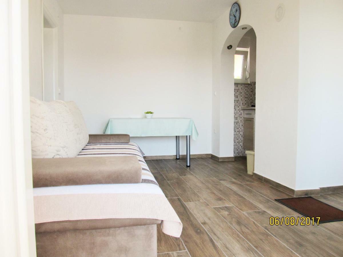 Apartmani Mala Sirena Maslenica Eksteriør bilde