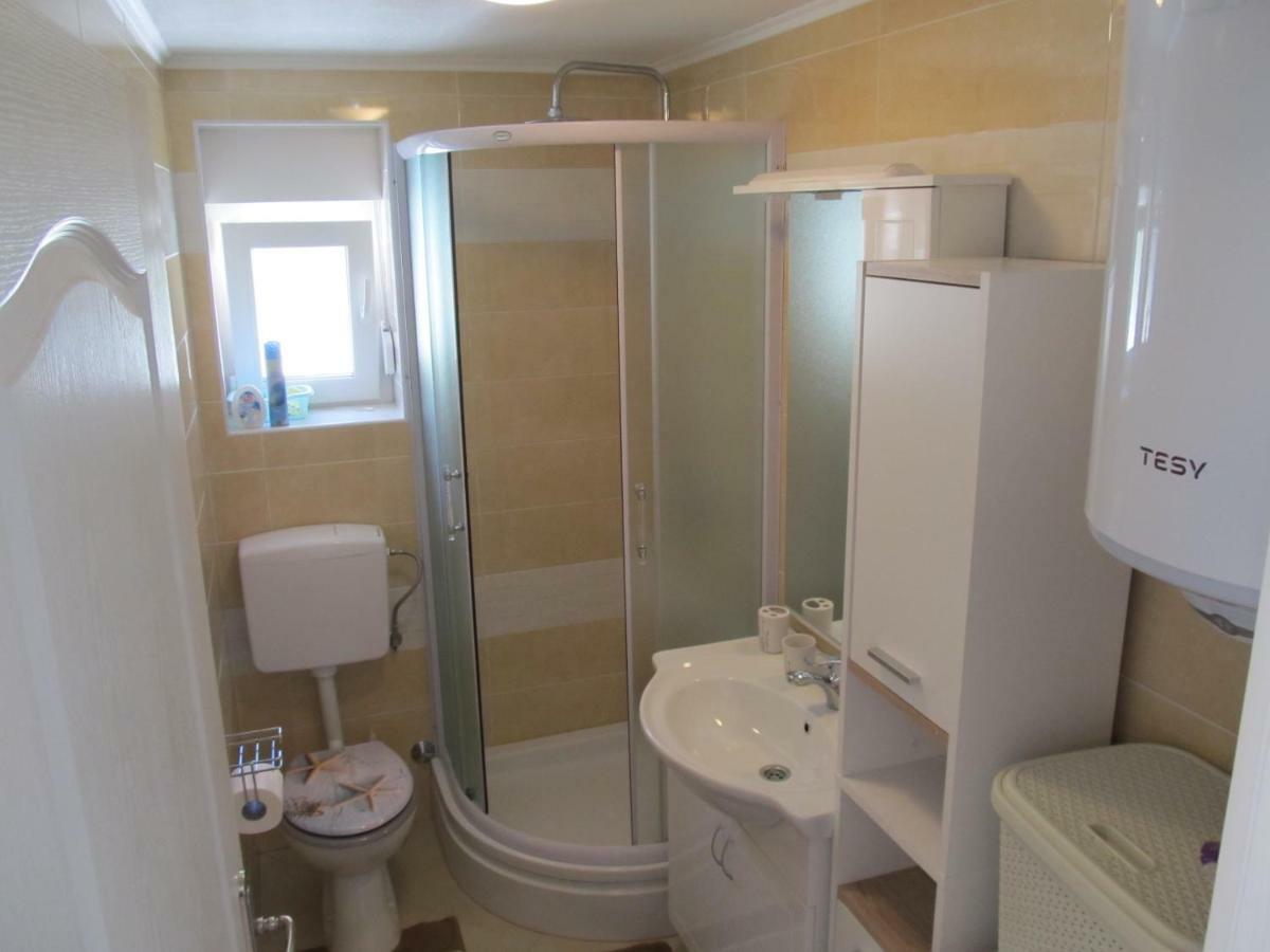 Apartmani Mala Sirena Maslenica Eksteriør bilde